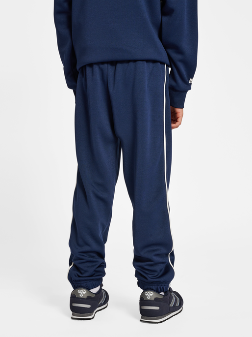hmlLUBAGO TRACKSUIT, DUSK BLUE, model