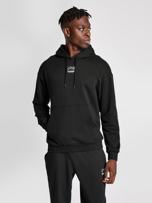 hmlLP10 BOXY SWEAT HOODIE, BLACK, model