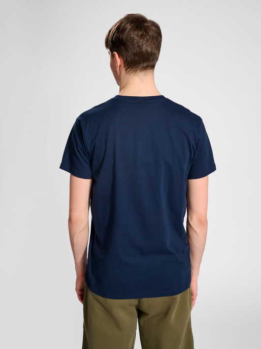 hmlACTIVE STRIPE CO TEE S/S, DRESS BLUES, model