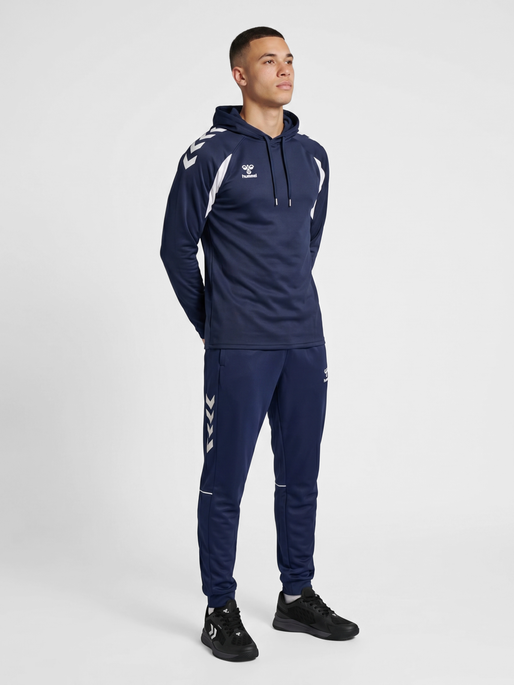 hmlCORE 2.0 HOODIE, MARINE/WHITE, model