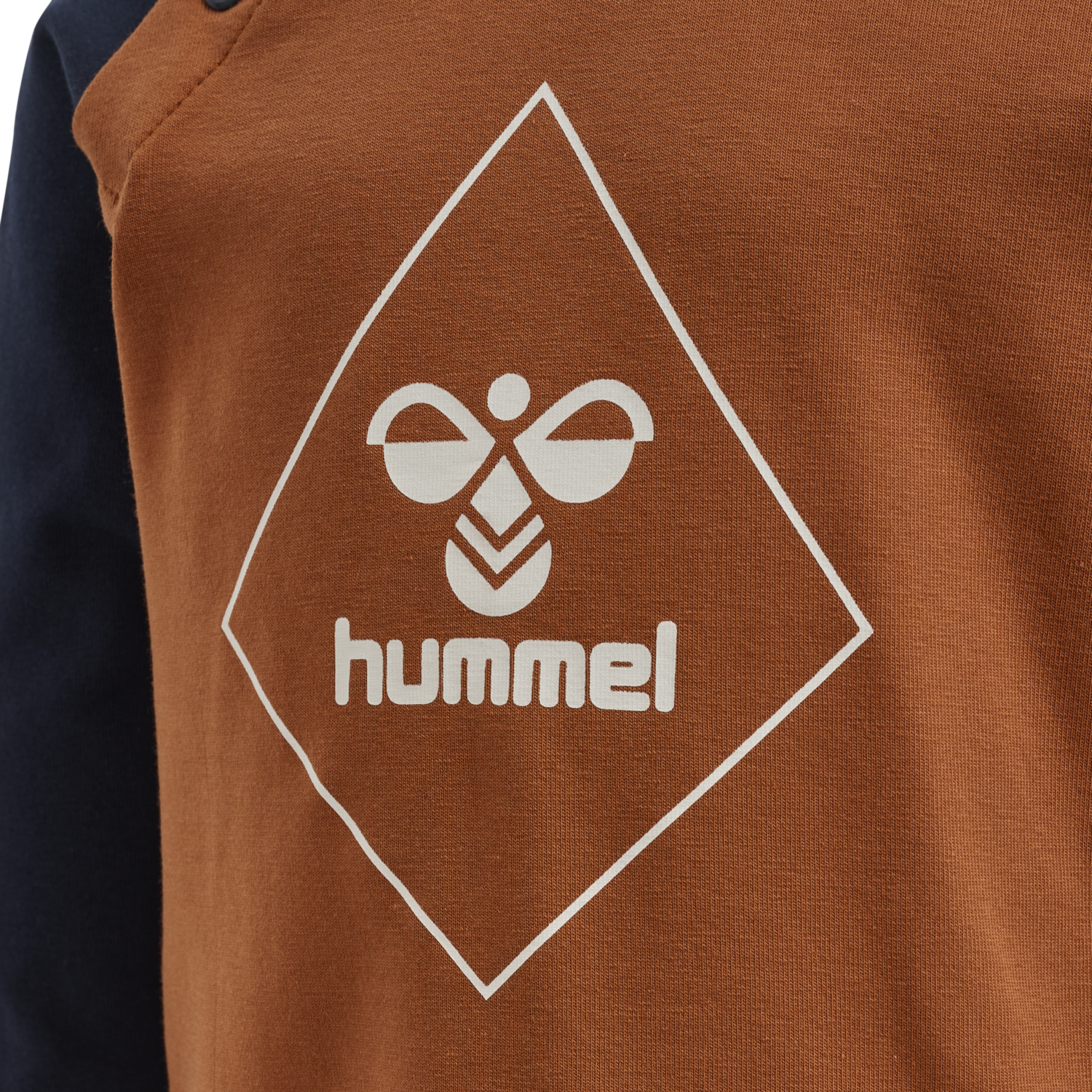 hmlCEASAR T-SHIRT L/S, SIERRA, packshot