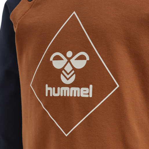 hmlCEASAR T-SHIRT L/S, 8004, packshot