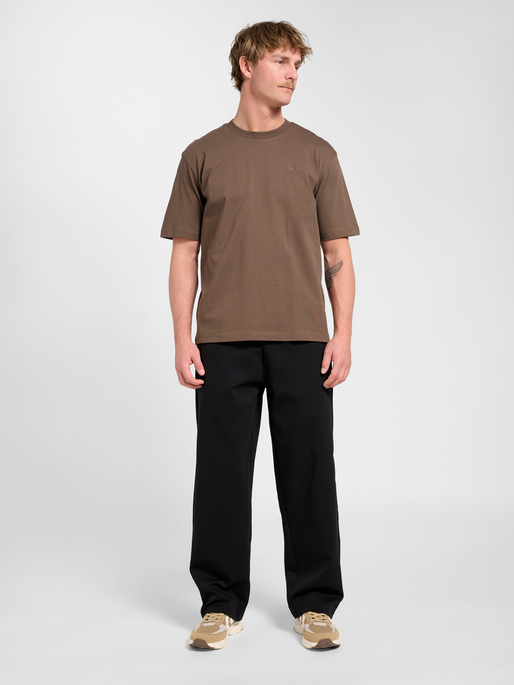 hmlDEFENDER PANTS, BLACK, model