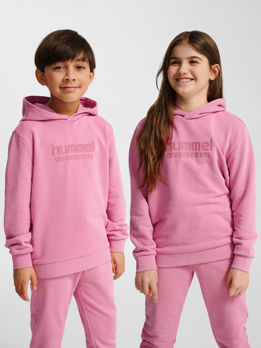 hmlJR BASE HOODIE, POLIGNAC, model