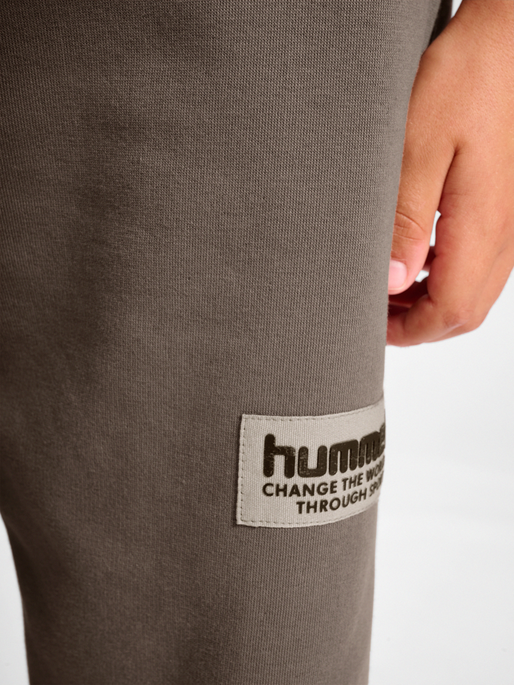 hmlDARE PANTS, 1559, model