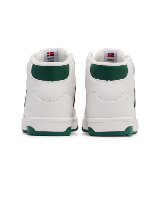 CAMDEN HIGH JR, GARDEN TOPIARY, packshot