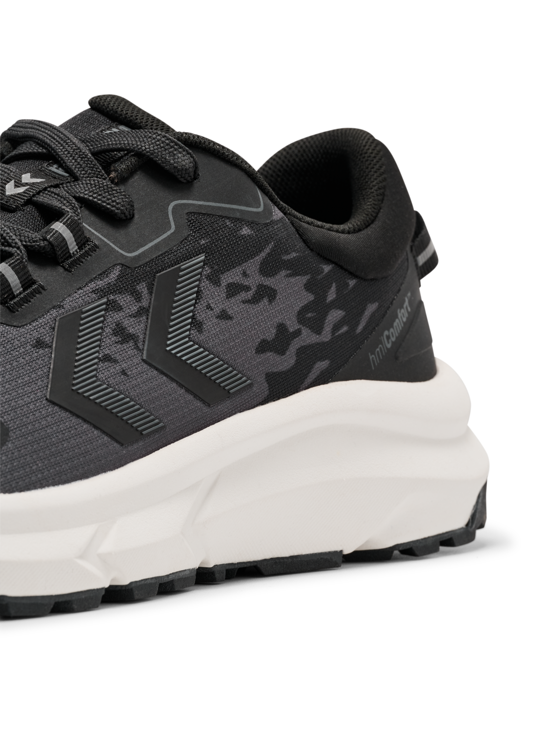 EARTH TRAIL ONE, BLACK, packshot
