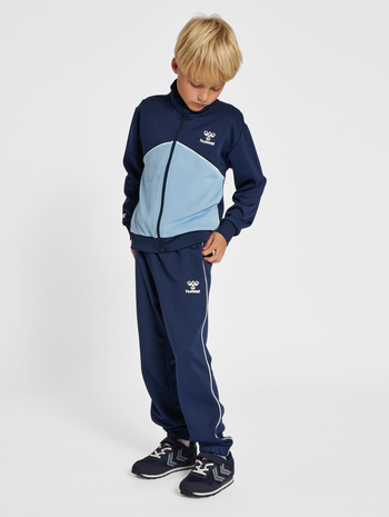 hmlLUBAGO TRACKSUIT, DUSK BLUE, model