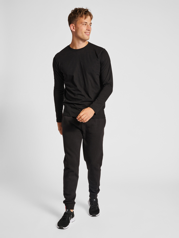 hmlRED BASIC T-SHIRT L/S, BLACK, model