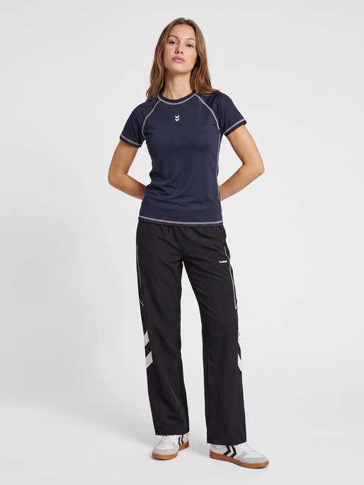 hmlI-D RIPSTOP TRACK PANTS, BLACK BEAUTY, model