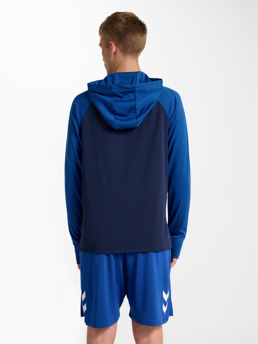 hmlLEAD 2.0 ZIP HOODIE, MARINE/TRUE BLUE, model
