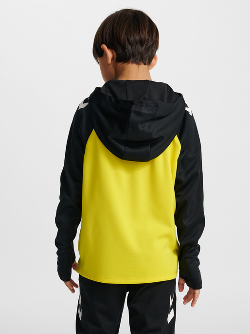 hmlLEAD 2.0 ZIP HOODIE KIDS, BLAZING YELLOW/BLACK, model