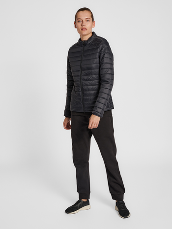 hmlRED QUILTED JACKET WOMAN, BLACK, model