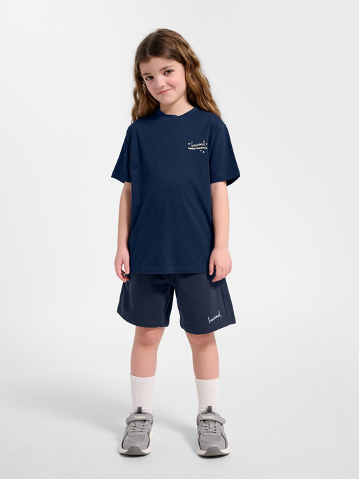 hmlJR REG GRAPHIC T-SHIRT S/S, DRESS BLUES, model