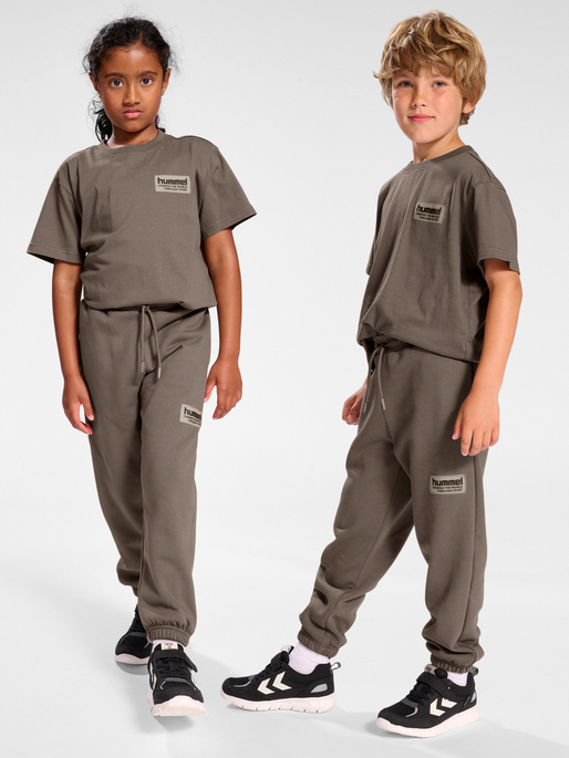 hmlDARE PANTS, 1559, model