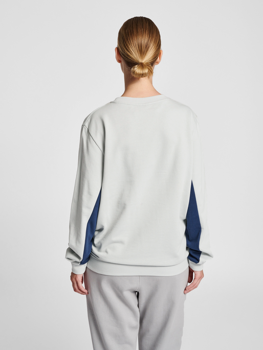 hmlLGC WESLEY SWEATSHIRT, HARBOR MIST, model