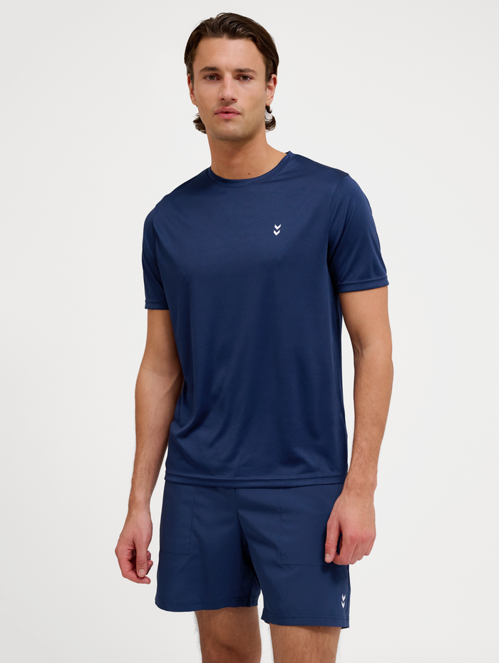 hmlPULSE TRAINING  T-SHIRT S/S, DRESS BLUES, model