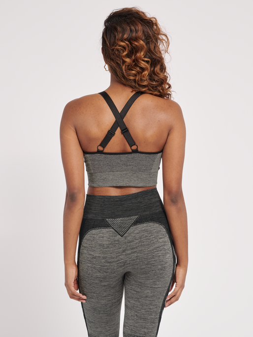 hmlCLEA SEAMLESS  SPORTS TOP, CHATEAU GRAY/BLACK MELANGE, model