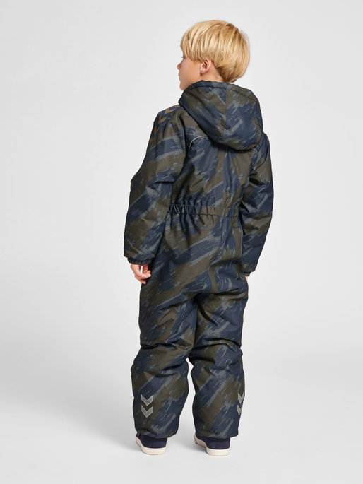 hmlARTIC TEX SNOWSUIT, DARK OLIVE, model