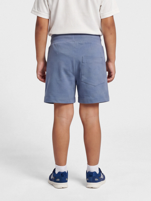 hmlJOC SHORTS, CORONET BLUE, model