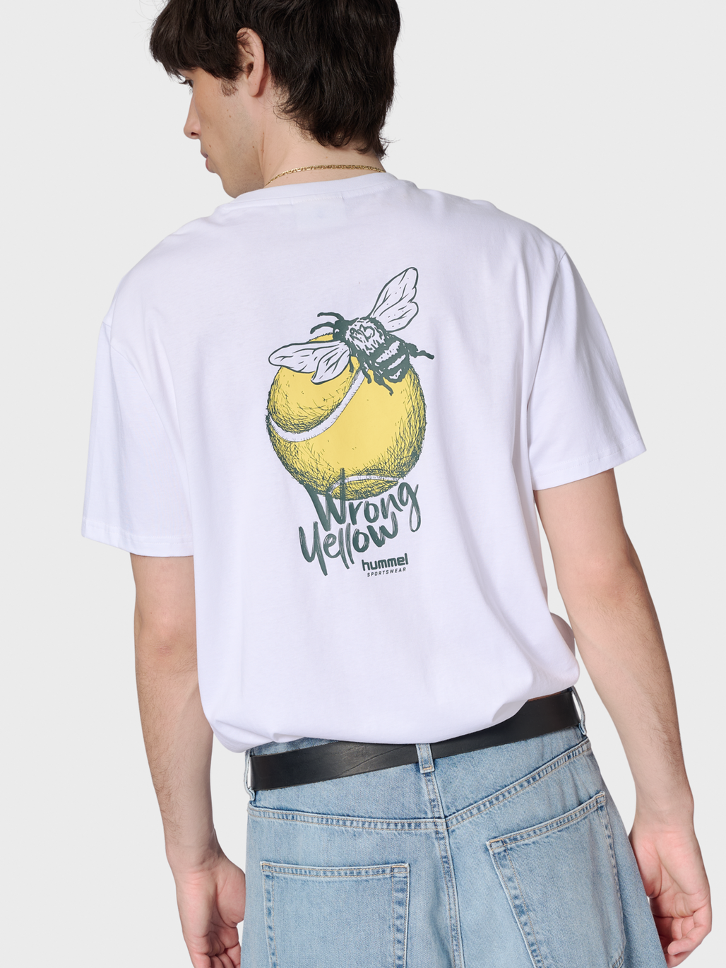hmlLOOSE T-SHIRT S/S WRONG YELLOW, WHITE, model