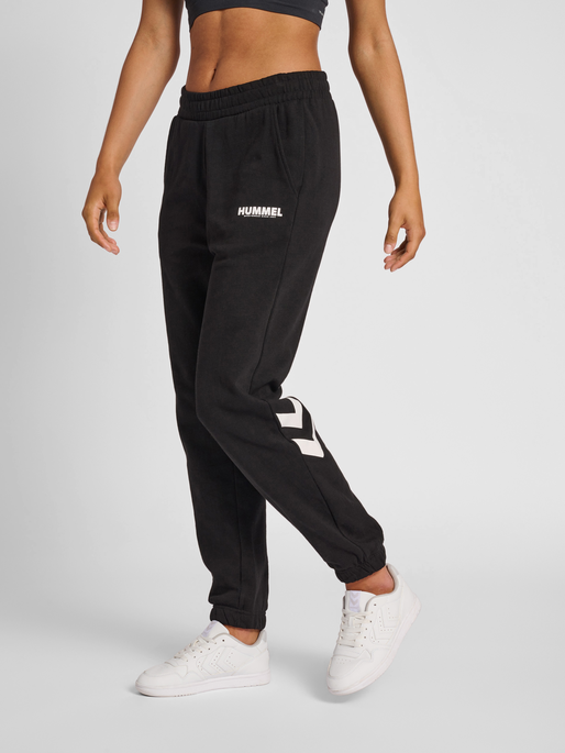 hmlLEGACY REGULAR PANTS, BLACK, model