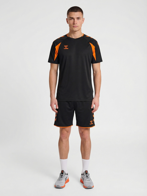 hmlCORE 2.0 SHORTS, BLACK/ORANGE TIGER, model