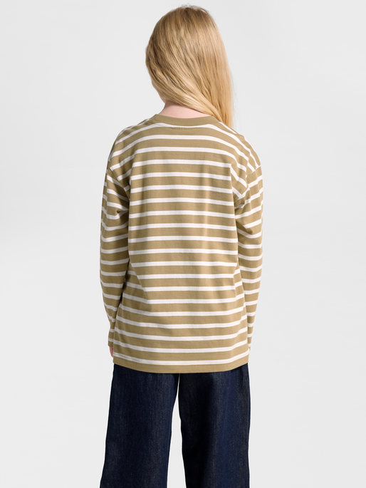hmlJR LOOSE STRIPE T-SHIRT L/S BEE, CORNSTALK, model