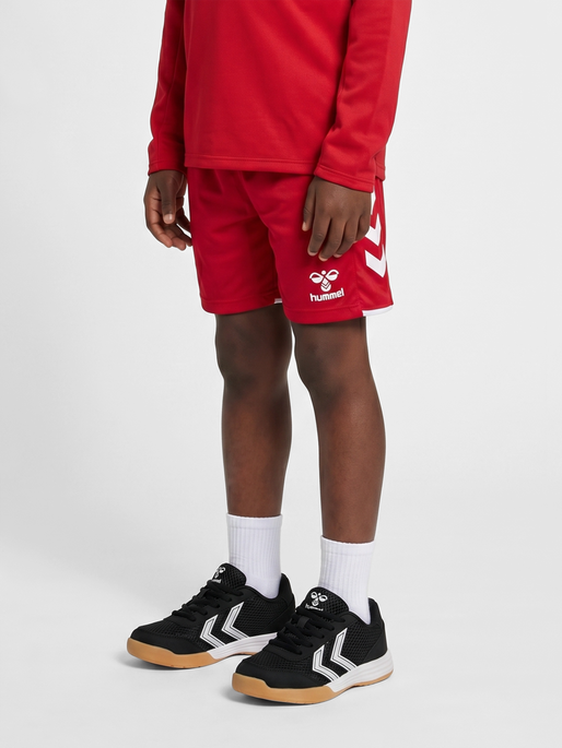 hmlCORE 2.0 SHORTS KIDS, TRUE RED/WHITE, model