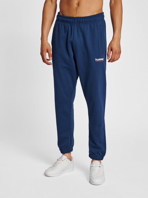 hmlLGC AUSTIN REGULAR PANTS, DRESS BLUES, model