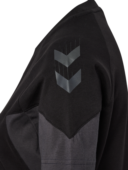 hmlTRAVEL T-SHIRT S/S WOMAN, BLACK, packshot