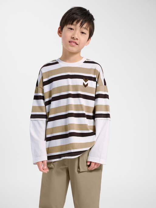 hmlJR SILLY T-SHIRT L/S, SILVER MINK, model