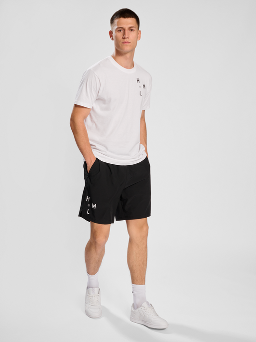 hmlACTIVE COURT WOV SHORTS, BLACK, model