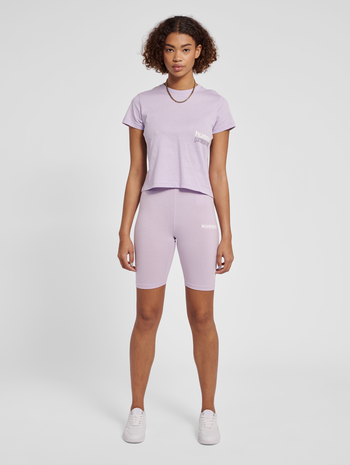 hmlLEGACY WOMAN TIGHT SHORTS, PASTEL LILAC, model