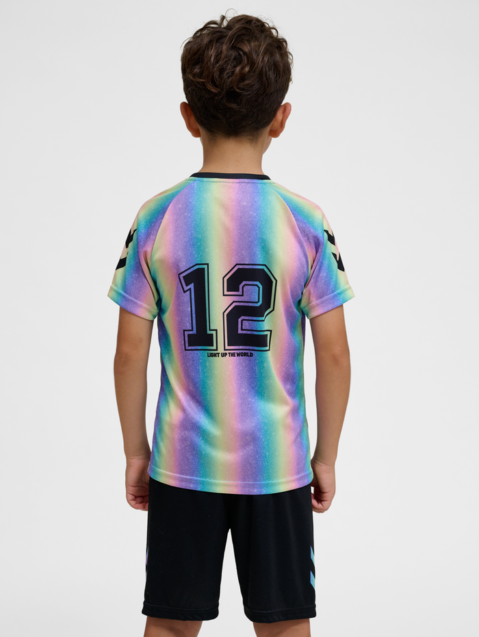 hmlSHIMMER T-SHIRT S/S, PINK-A-BOO, model