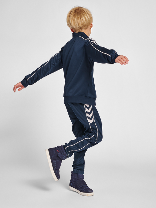 hmlTRACK TRACKSUIT, BLACK IRIS, model