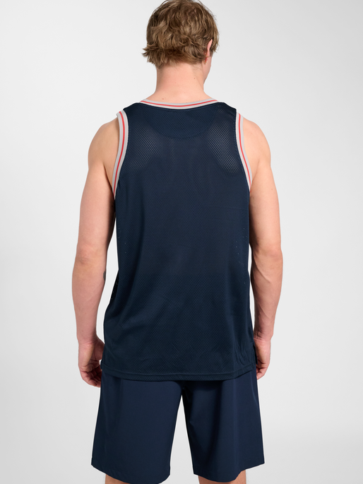 hmlWORLD 26 MESH TANK TOP, DARK SAPPHIRE, model