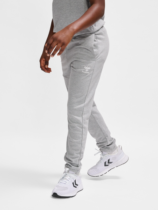 hmlGO 2.0 SWEATPANTS KIDS, GREY MELANGE, model