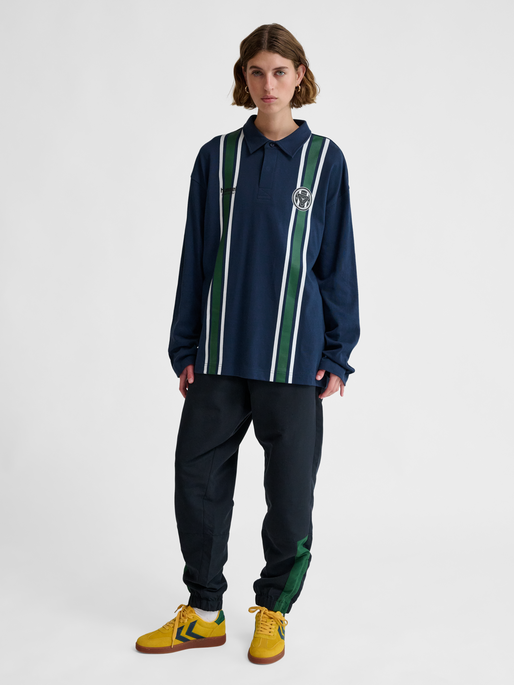 hmlLOOSE SOCCER POLO L/S, DRESS BLUES, model