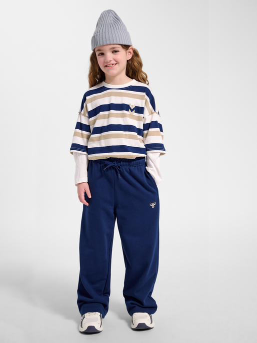 hmlJR JUMP BOXY SWEATPANTS, MEDIEVAL BLUE, model