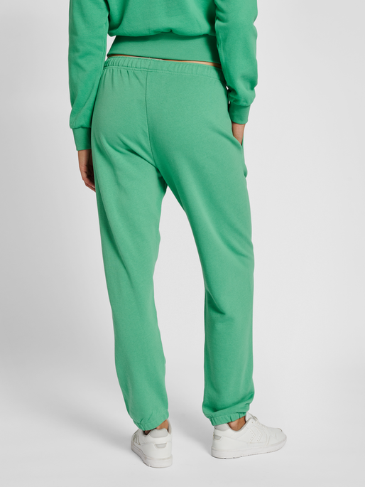 hmlLGC SHAI REGULAR PANTS, GREEN SPRUCE, model