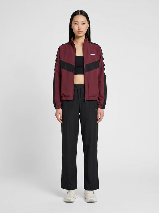 hmlARCHIVE W TRACK JACKET, CHOCOLATE TRUFFLE, model