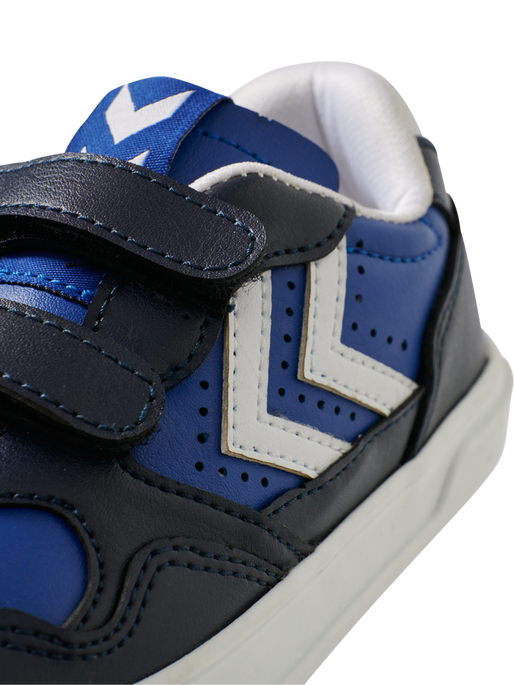 CAMDEN JR, BLACK IRIS, packshot