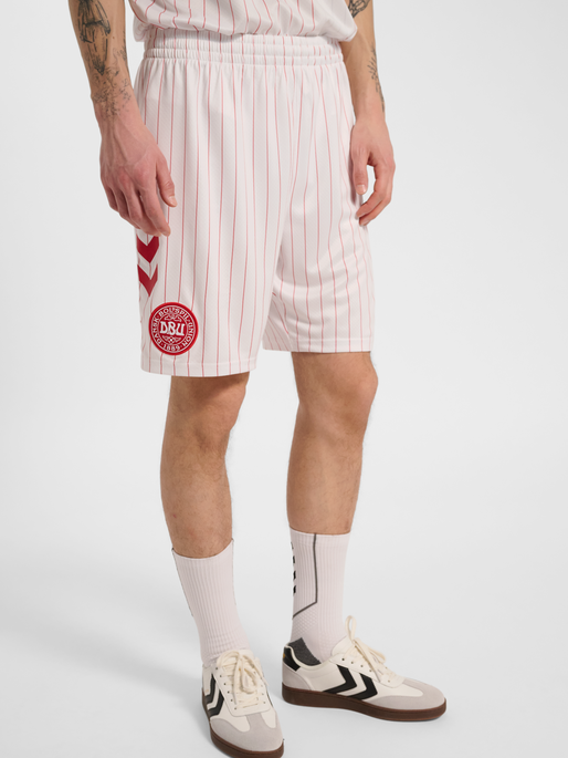 DBU 26 AWAY SHORTS, WHITE, model