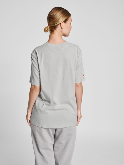 hmlLGC LOYALTY T-SHIRT, 2399, model