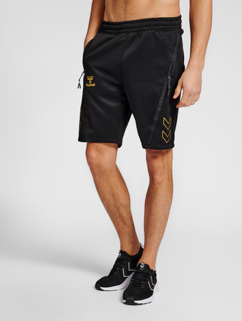 hmlCIMA XK SHORTS, BLACK, model