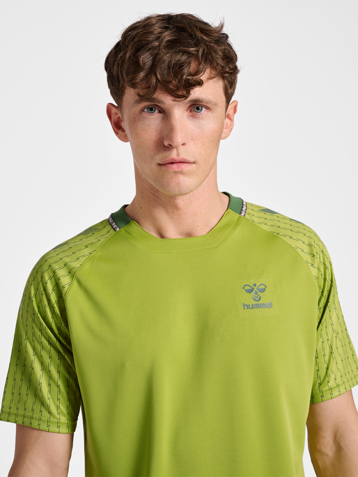 hmlONGRID POLY JERSEY S/S, DARK CITRON, model