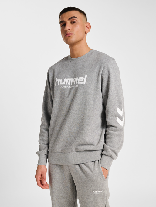 hmlLEGACY 2.0 SWEATSHIRT, GREY MELANGE, model