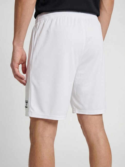 hmlESSENTIAL SHORTS, WHITE, model