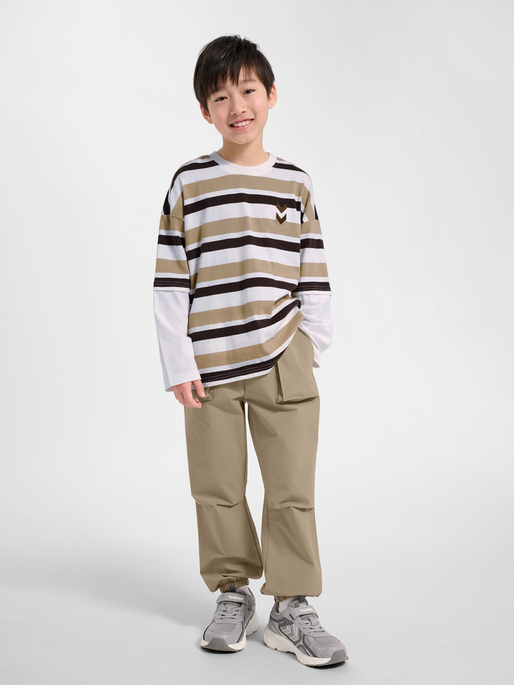 hmlJR SILLY T-SHIRT L/S, SILVER MINK, model